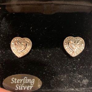 Heart diamond cash studs 1/10 ct